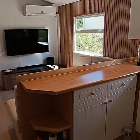Mobile-home Confort 800m De La 耶尔