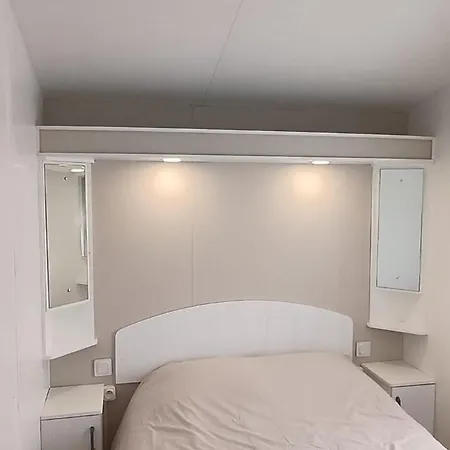مكان تخييم Mobile-home Confort 800m De La Hyères